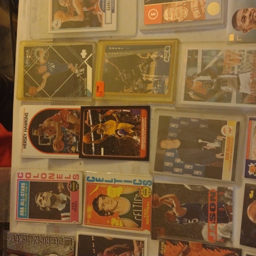 Assorted Basketball Cards - Picture 5 of 7